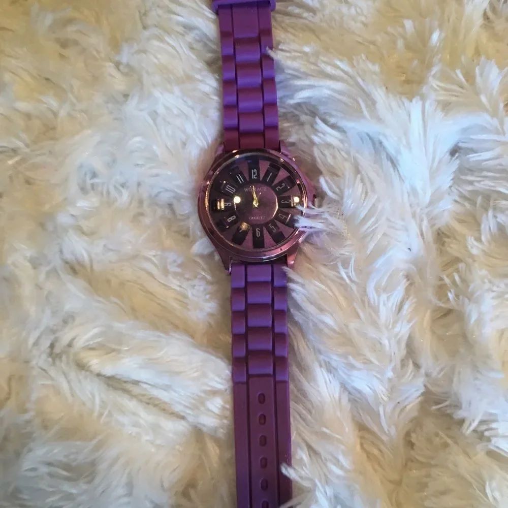 PURPLE RUBBERY Fun Watch! - Picture 7 of 14